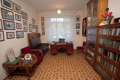 mem_room.jpg